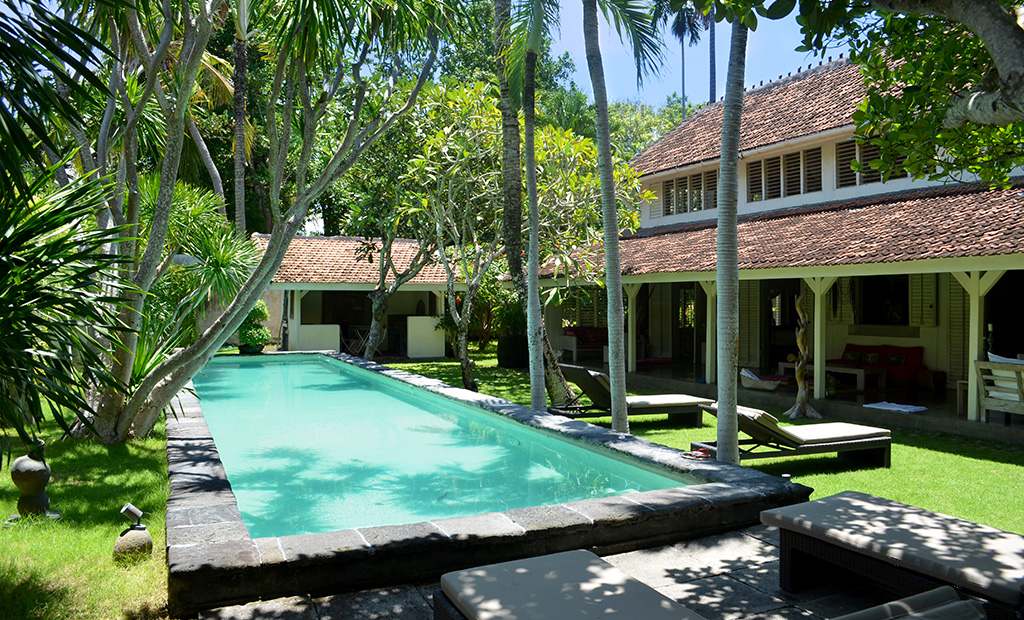 villa batu hitam